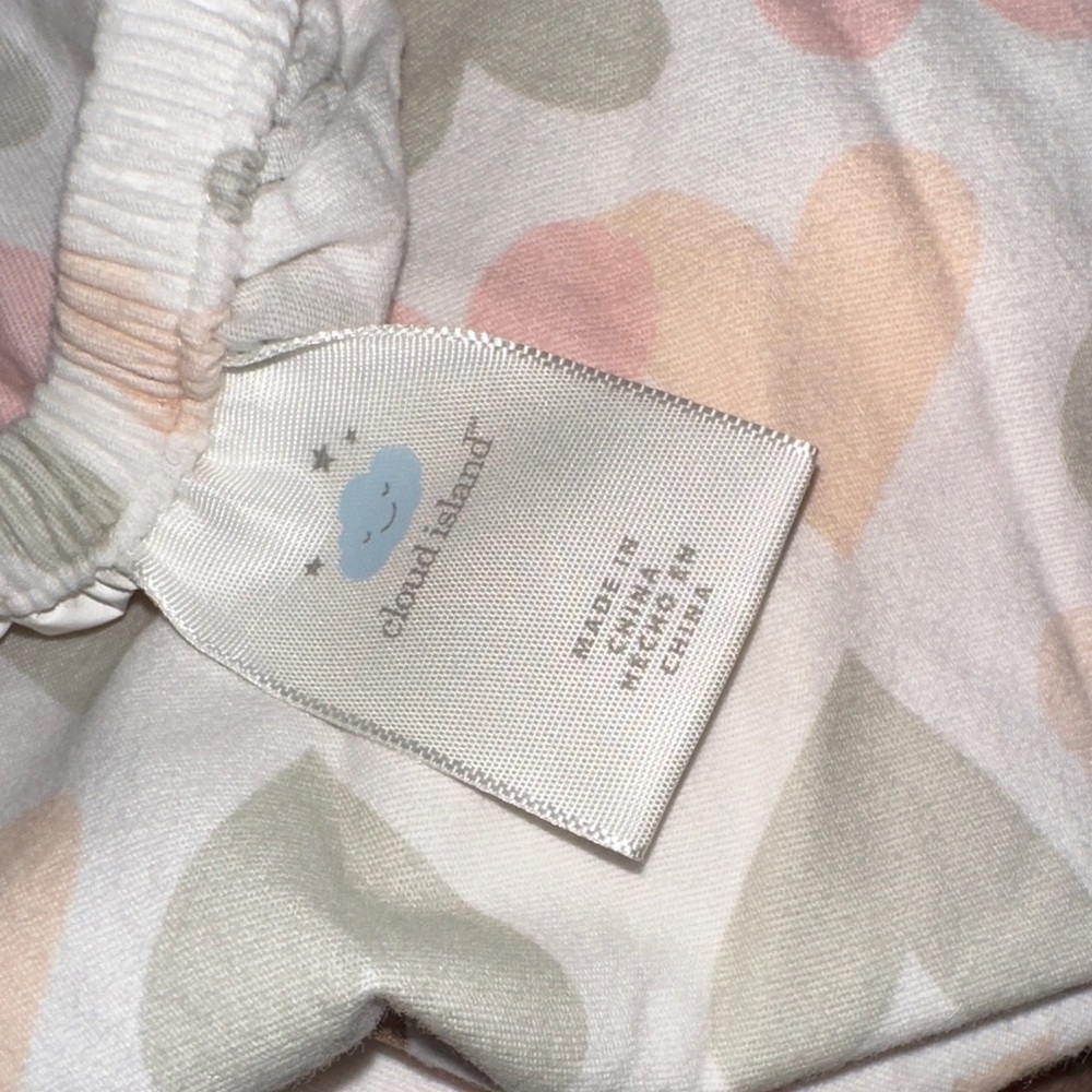 Crib sheets: hearts, moon, polka dots, boho style - Picture 2 of 8